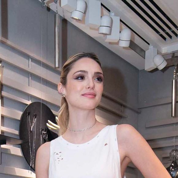 A ariana Isabelle Drummond, de 12 de abril, gosta de apostar em looks mais práticos, tem uma tendência a adotar peças sem gênero e não se importa com a opinião alheia