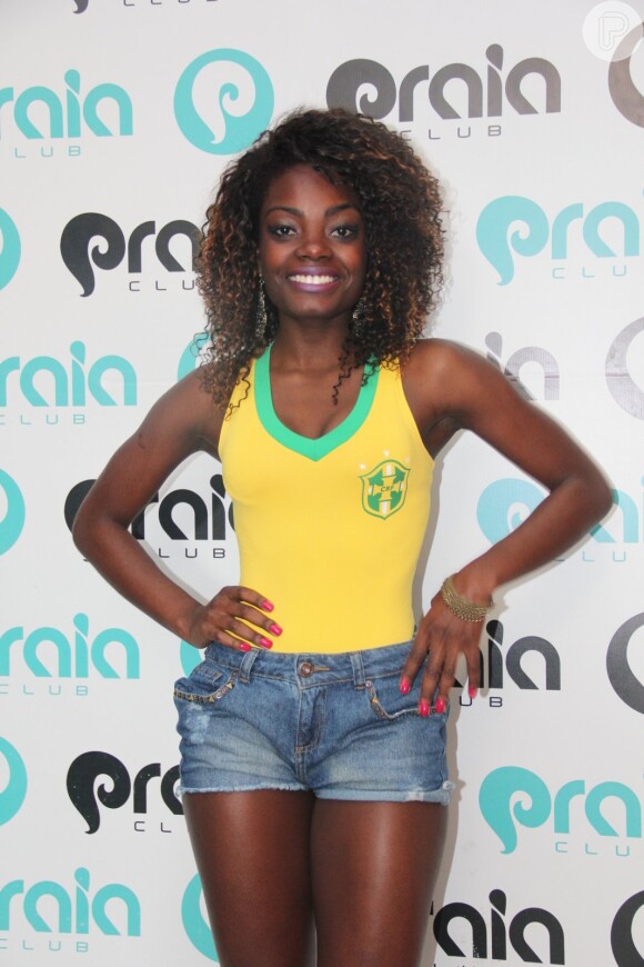 Nayara Justino, de 25 anos, foi eleita Globeleza no Carnaval 2014 através de um concurso no "Fantástico"