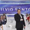Silvio Santos critica uso indiscrimidado do telefone: 'O pessoal hoje não conversa mais, vai jantar e fica no celular'
