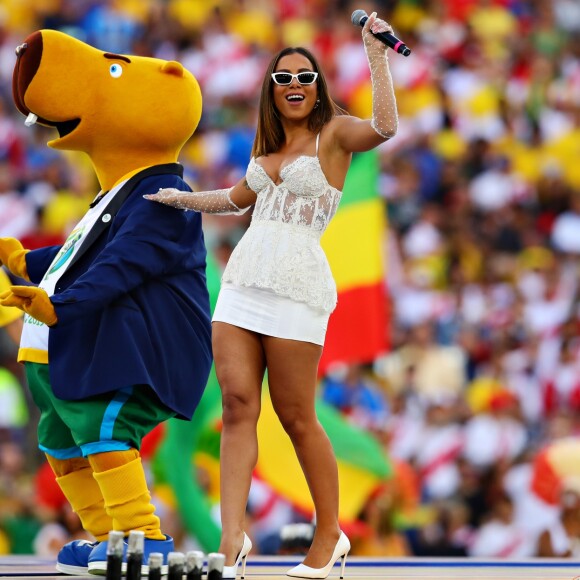 'Por mais que eu me apresente em outros países, cantar no Brasil é sempre muito emocionante e a energia do Maracanã lotado não tem igual!', vibrou Anitta