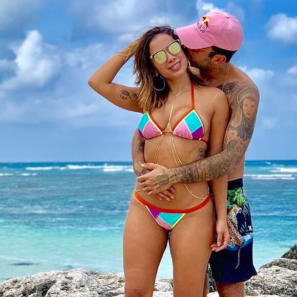 Anitta agradeceu por estar namorado Pedro Scooby
