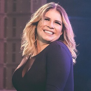 Marilia Mendonça sente carência familiar por rotina de shows: 'Saudade'