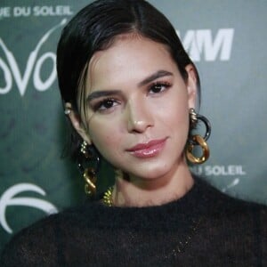 Bruna Marquezine aposta em bronzeador caseiro em viagem nesta sexta-feira, dia 12 de julho de 2019