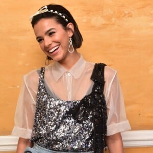 Bruna Marquezine organizou uma festa apenas para os amigos mais íntimos