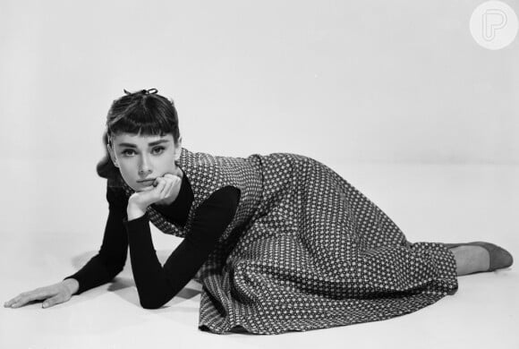 O estilo das estrelas dos anos 60: Audrey Hepburn foi símbolo de elegância e musa do estilista Hubert de Givenchy