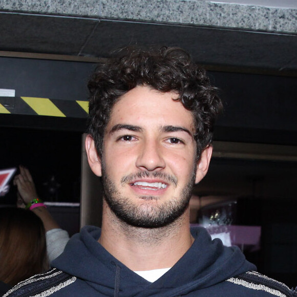 Alexandre Pato entrou no clima da brincadeira de Patricia Abravanel e pediu ao cunhado Fabio Faria: 'Topa (ter filhos gêmeos)'