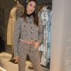 Thaila Ayala combina calça com casaco para evento de moda nesta quarta-feira, dia 07 de agosto de 2019