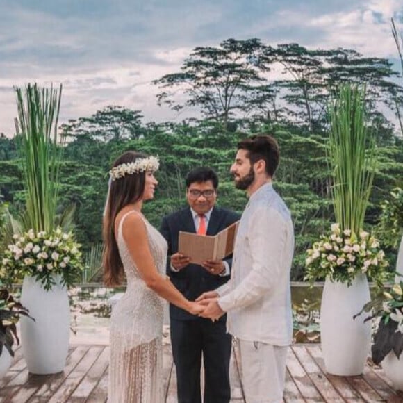 Alok e Romana Novais trazem cachorro para hotel de luxo nesta sexta-feira, dia 09 de agosto de 2019