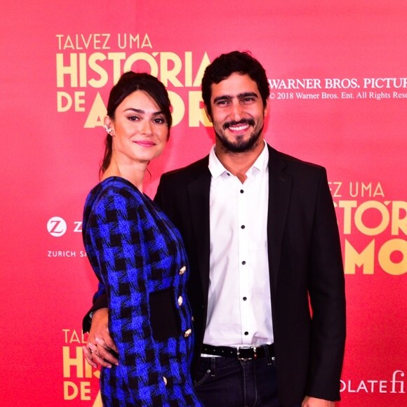 Thaila Ayala retribuiu declaração do noivo, Renato Góes: 'Eu também (te amo)'