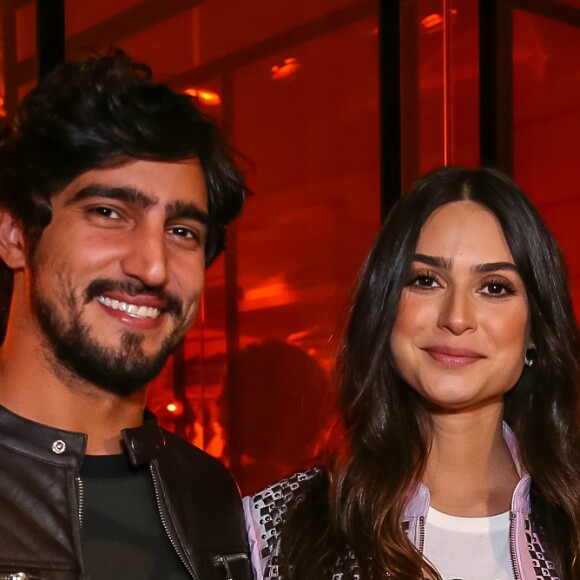 Thaila Ayala e Renato Góes ficaram noivos no réveillon de 2018 para 2019