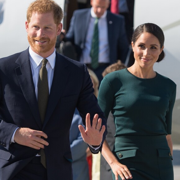 Meghan Markle e Príncipe Harry curtiram primeira viagem internacional com o filho