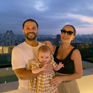 Duda Nagle passou a semana no Rio de Janeiro e curtiu momento pai e filha com Zoe ao retornar a São Paulo