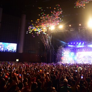 Xuxa levou muitos fãs ao delírio durante show em São Paulo