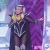 Xuxa desceu de uma nave espacial cenográfica ao abrir seu show
