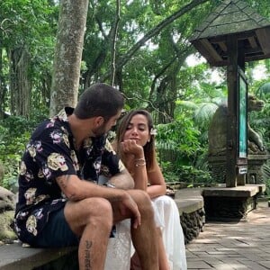 Anitta e Pedro Scooby compartilharam momentos da rotina juntos nas respectivas redes sociais