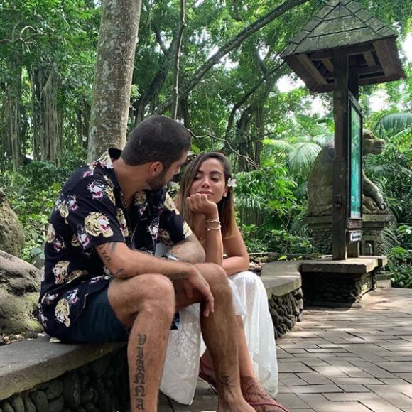 Anitta e Pedro Scooby compartilharam momentos da rotina juntos nas respectivas redes sociais