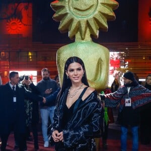 Bruna Marquezine brilhou em sua estreia no festival de Gramado com um look nada básico