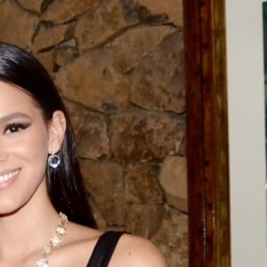 Bruna Marquezine usou slip dress Off-White avaliado em R$ 2,2 mil