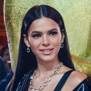 Bruna Marquezine brilhou com look grifado em sua estreia no Festival de Gramado nesta segunda-feira, dia 19 de agosto de 2019