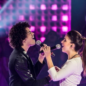 Sam Alves e Marcela Bueno cantaram 'A Thousand Years', de Christina Perri, e trilha sonora do filme 'A Saga Crepúsculo: Amanhecer - Parte 1', no 'The Voice Brasil'