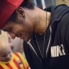 Neymar tem escrito 'Tudo Passa' no pescoço