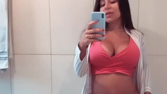 Mulher de Thammy Miranda, Andressa Ferreira exibe barriga de gravidez em vídeo nesta sexta-feira, dia 23 de agosto de 2019