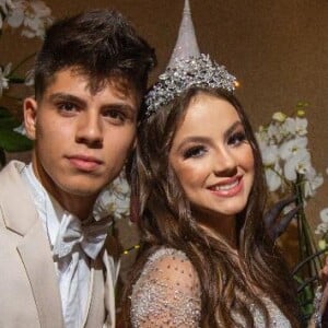 Bela Fernandes, atriz da novela 'As Aventuras de Poliana', usou três vestidos que somaram mais de 170 mil cristais em sua festa de aniversário de 15 anos em castelo de São Paulo, neste sábado, 31 de agosto de 2019