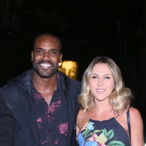 Rafael Zulu vai acompanhado de Aline Becker à festa de 48 anos de Luciano Huck, realizada em mansão do apresentador do 'Caldeirão', no Rio de Janeiro, nesta terça-feira, 03 de setembro de 2019