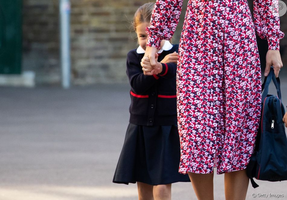 Filha de Kate Middleton e PrÃ­ncipe William, Charlotte se esconde em 1Âª dia na escola nesta quinta-feira, dia 05 de setembro de 2019