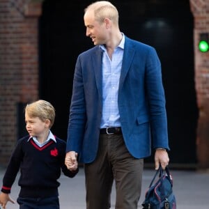 Príncipe William e Príncipe George levam a Princesa Charlotte para 1º dia na escola nesta quinta-feira, dia 05 de setembro de 2019