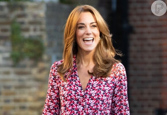 Kate Middleton deixa cabelo solto e usa make natural em 1º dia da filha na escola nesta quinta-feira, dia 05 de setembro de 2019