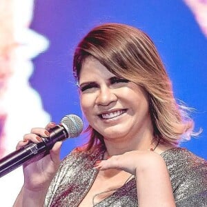 Marilia Mendonça fala de namoro: 'Se não descobrissem, ninguém saberia até hoje. Quero continuar aqui pela minha música. E ele, pela dele. Tudo que há além disso diz respeito a nós dois. E só. quer dizer, nós 3'