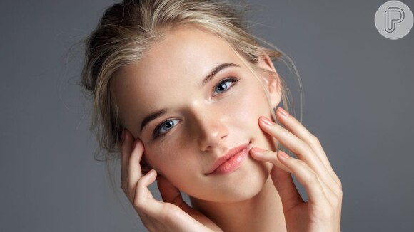 Conheça 5 itens de maquiagem que também cuidam da pele!