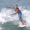 Paulinho Vilhena surfou na praia de Grumari, Zona Oeste do Rio