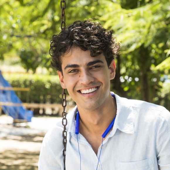 Guga (Pedro Alves) decide contar a verdade para os pais na novela 'Malhação: Toda Forma de Amar'