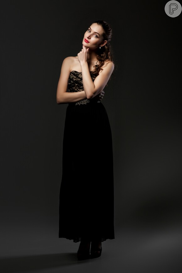 Vestido preto: aplicações com brilho são bem-vindas já que o vestido tem cor neutra