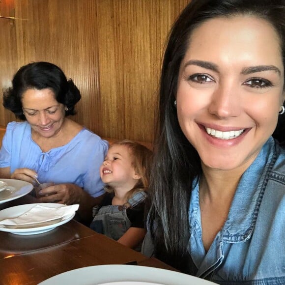 Thais Fersoza se encantou ao ver a mãe, Cristina, brincando com Melinda