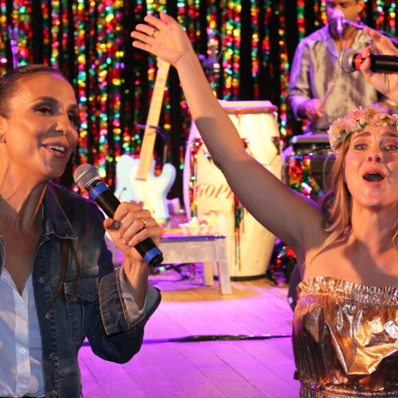 Carolina Dieckmann e Ivete Sangalo cantam juntas em peça de teatro