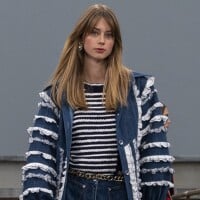 Jeans é fashion! 9 looks das passarelas de Paris provam que a peça é valiosa