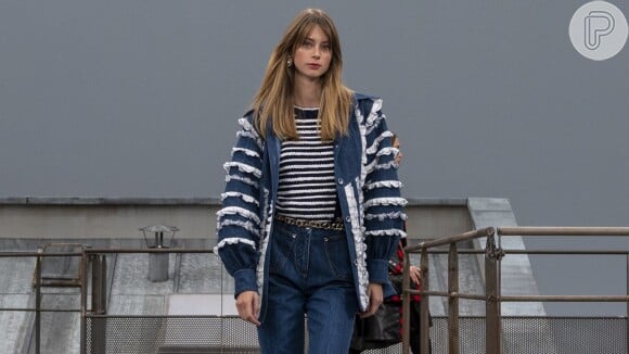 Jeans em Paris: modelo foi destaque nos principais desfiles da Semana de Moda de Paris