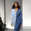 Vestido jeans: modelo foi escolhido pela Givenchy para desfile na Paris Fashion Week