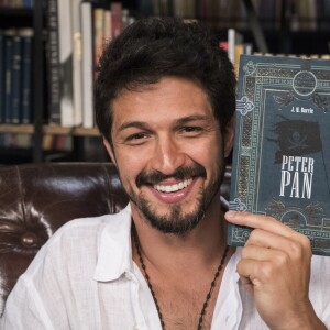 Marcos (Romulo Estrela) se declara para Paloma na novela 'Éramos Seis'