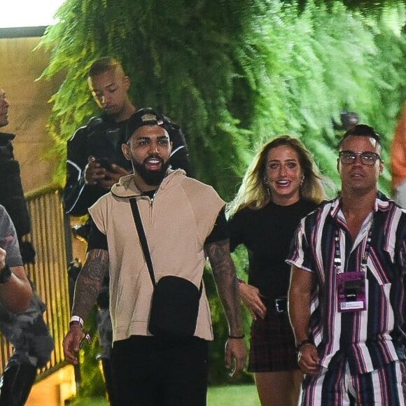 Gabigol e Bruna Griphao deixaram, com amigos, o Rock in Rio na madrugada deste domingo, 6 de outubro de 2019