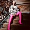 Bruna Marquezine postou foto fashionista com bota pink de cano superlongo usada durante passagem em Milão