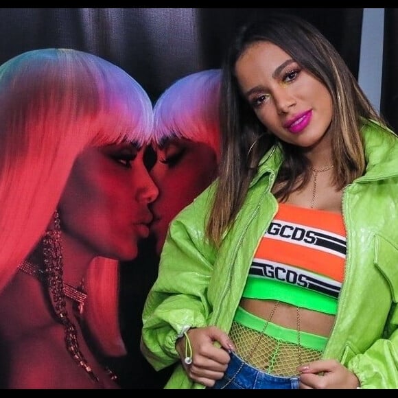 Anitta compara beleza com Claudia Leitte em foto   nesta sexta-feira, dia 11 de outubro de 2019