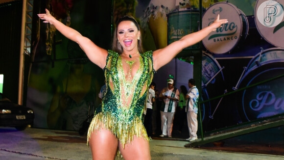 Viviane Araujo prestigiou o aniversário de 24 anos da escola de samba Mancha Verde neste sábado, 19 de outubro de 2019