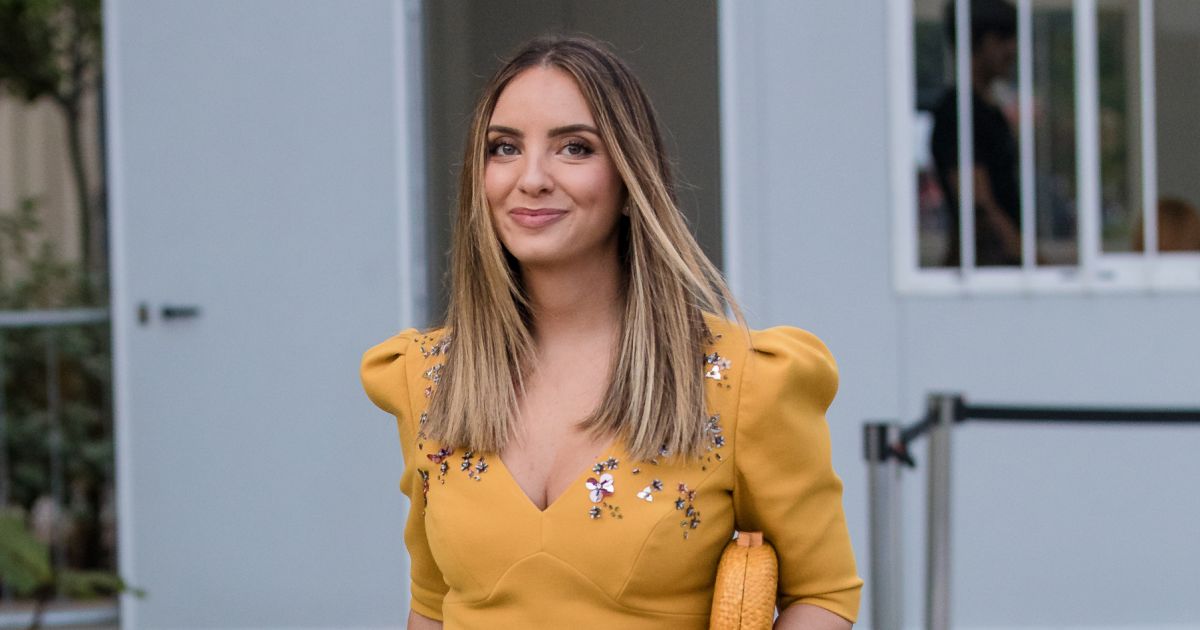 O corte de cabelo reto é uma das opções para quem gosta do estilo ...