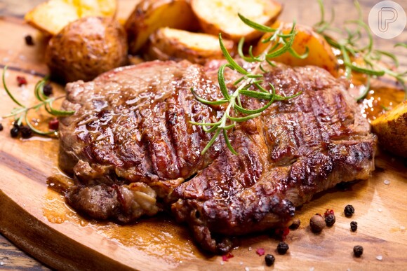 Dieta para perder barriga: carnes magras devem estar presentes em todas as refeições para diminuir o consumo excessivo de carboidrato