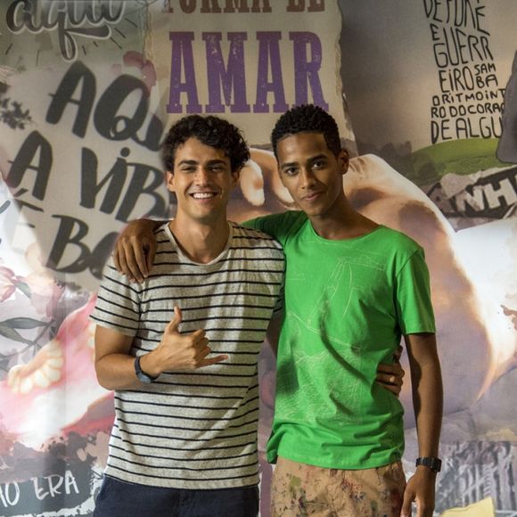 Guga (Pedro Alves) e Serginho (João Pedro Oliveira) são hostilizados e agredidos na novela 'Malhação: Toda Forma de Amar'