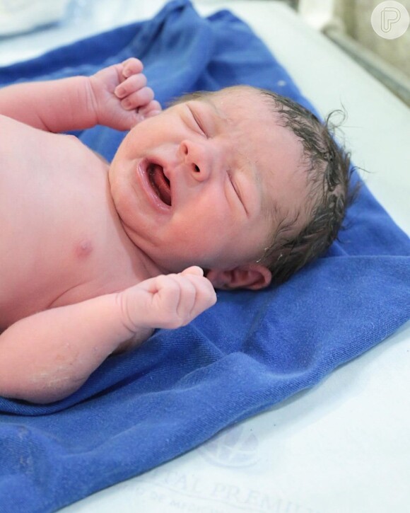 Flor, filha de Mateus Liduario e Marcella Barra, nasceu no dia 23 de outubro de 2019